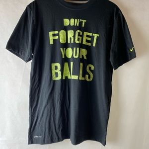 NIKE tennis T-shirt.